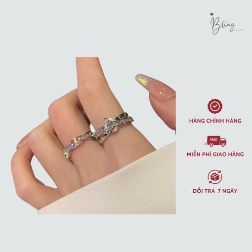 Nhẫn kim cương bạc khắc chữ D phong cách 