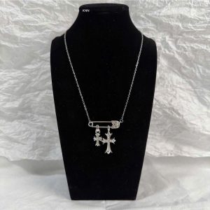 Vòng cổ bạc mang nhiều giá trị